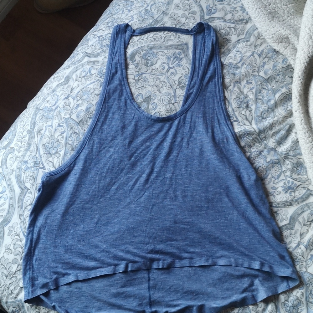 Lululemon top